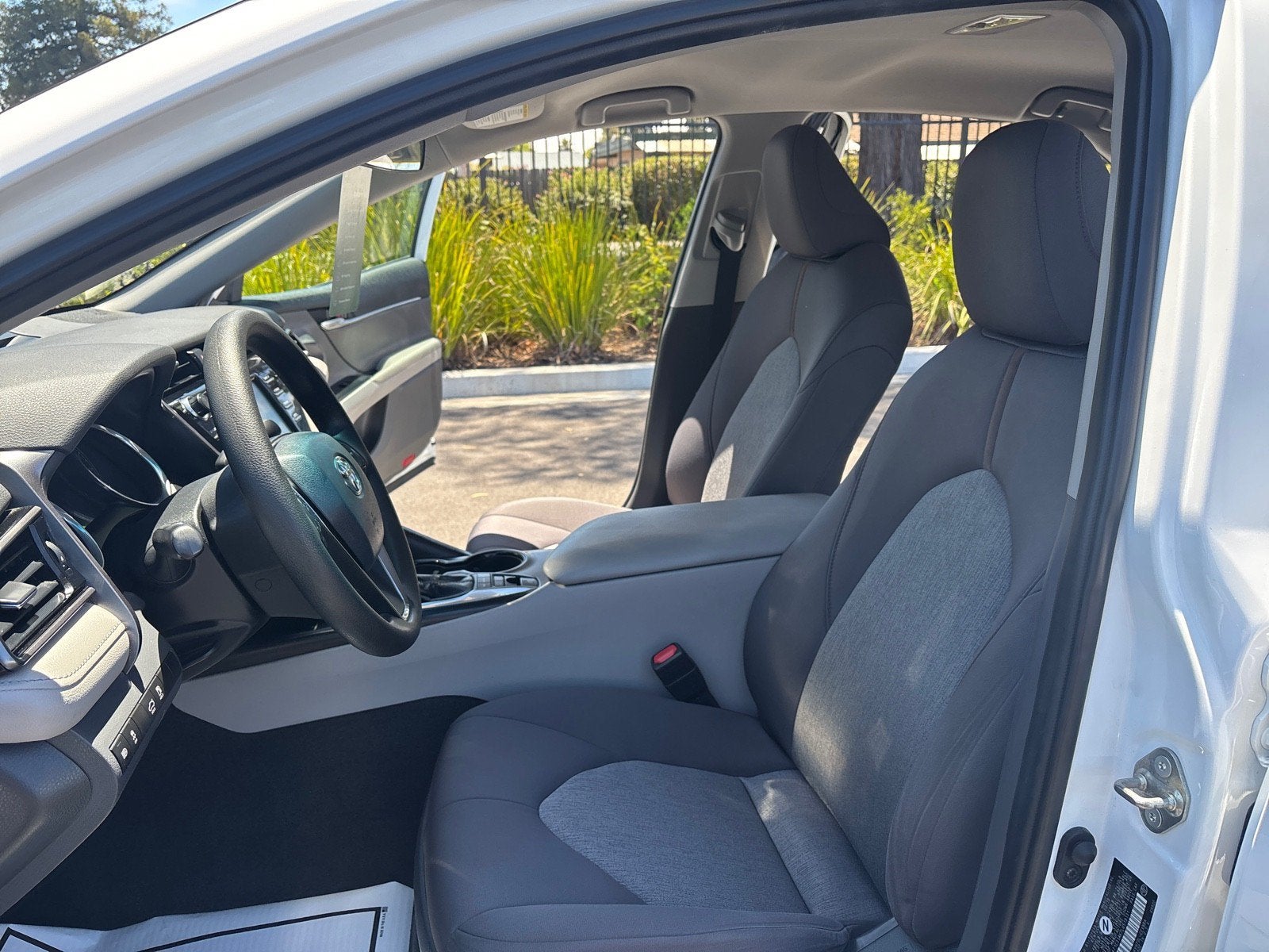 2020 Toyota Camry Hybrid LE