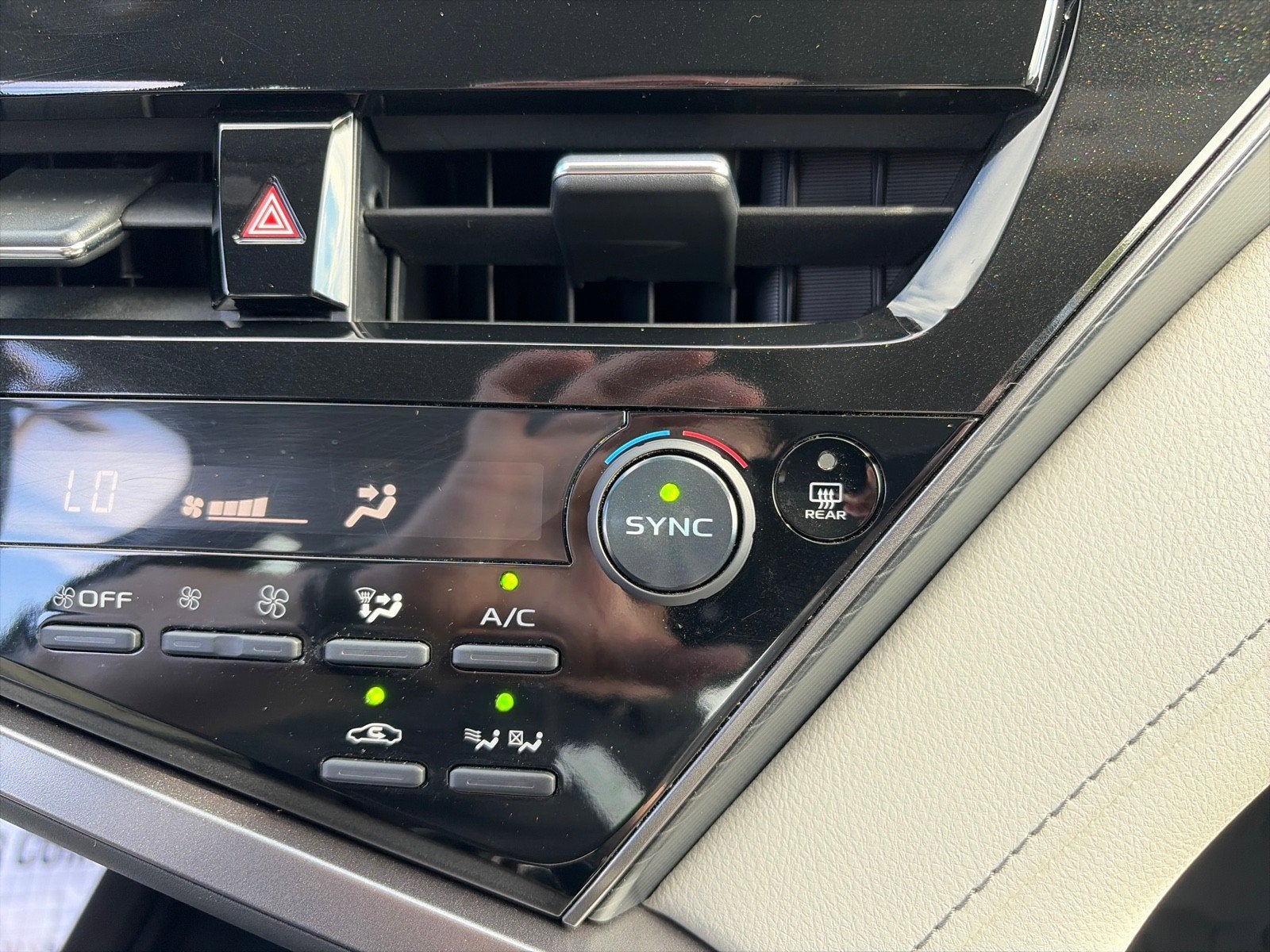 2021 Toyota Camry Hybrid SE