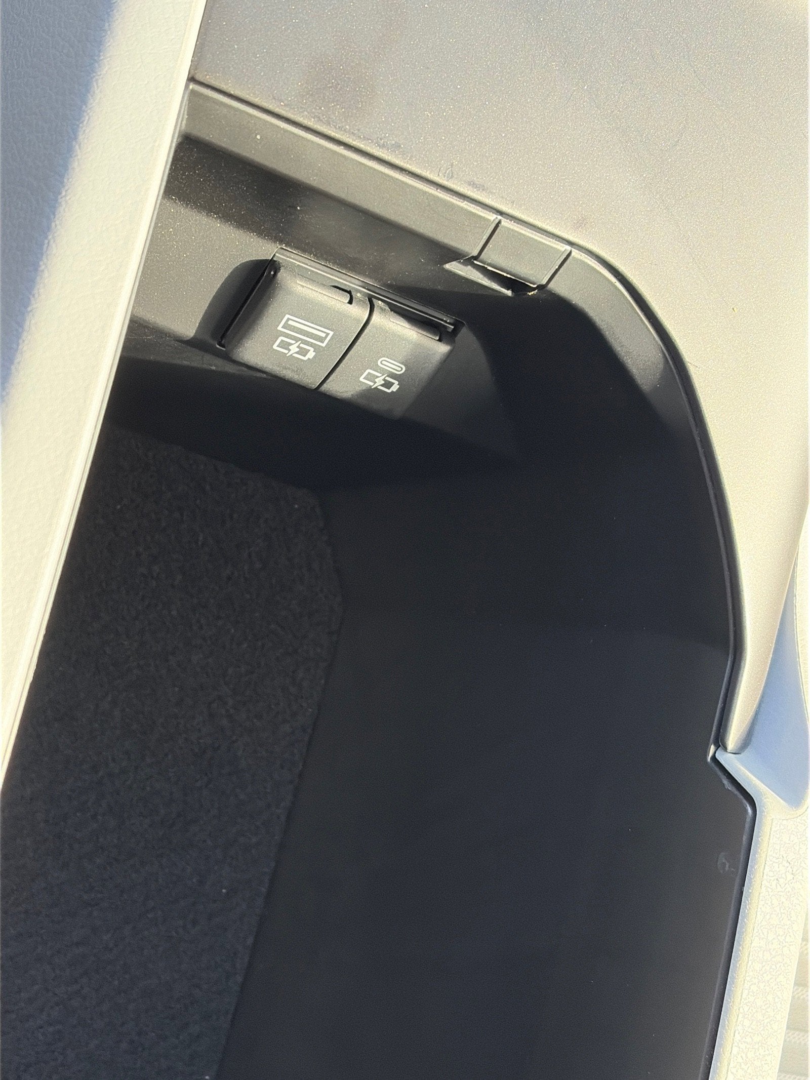 2021 Toyota Camry Hybrid SE