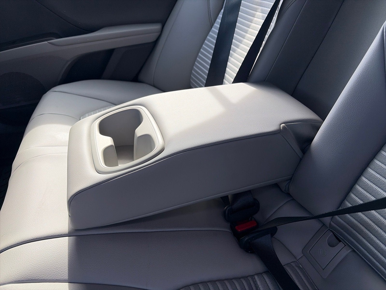 2021 Toyota Camry Hybrid SE