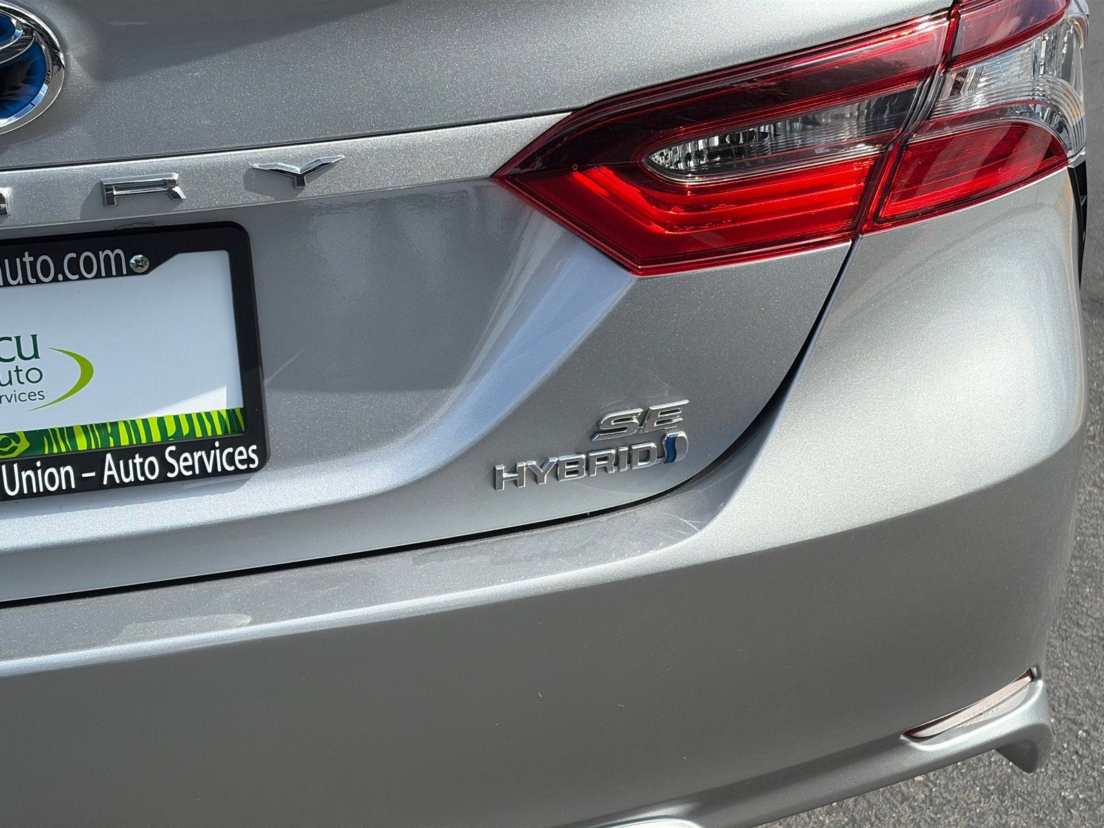 2021 Toyota Camry Hybrid SE