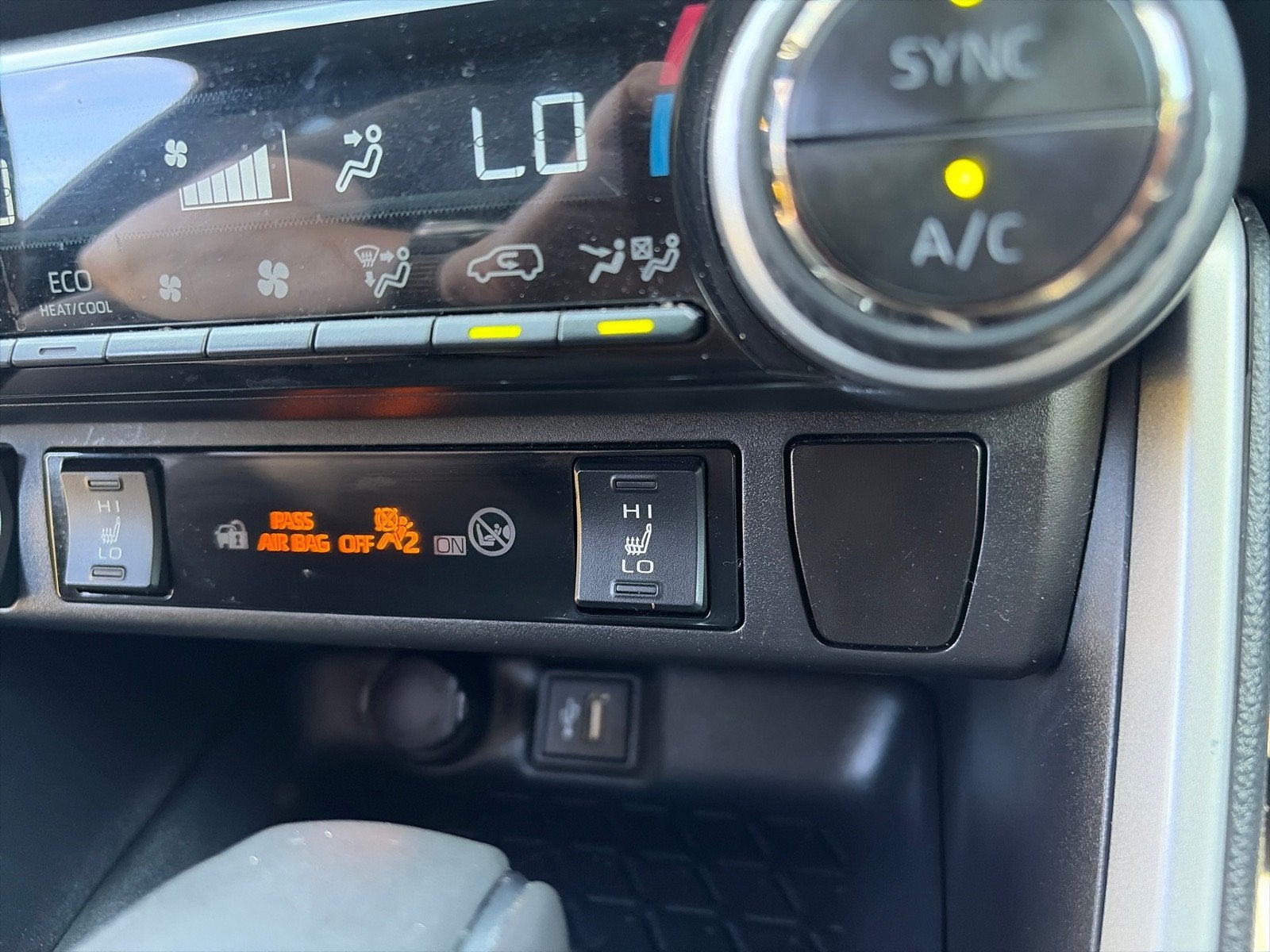 2025 Toyota RAV4 Hybrid XSE