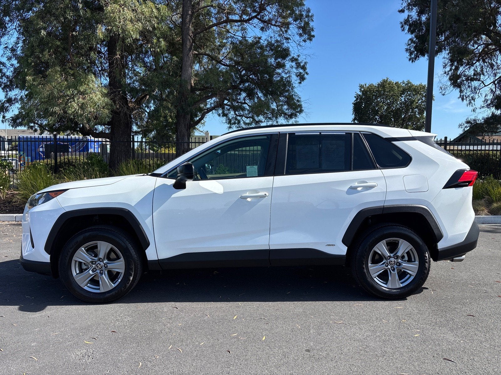 2022 Toyota RAV4 Hybrid LE