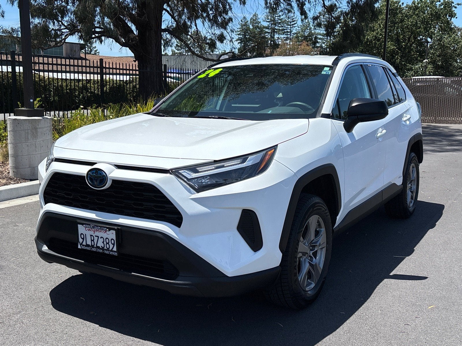 2024 Toyota RAV4 Hybrid LE