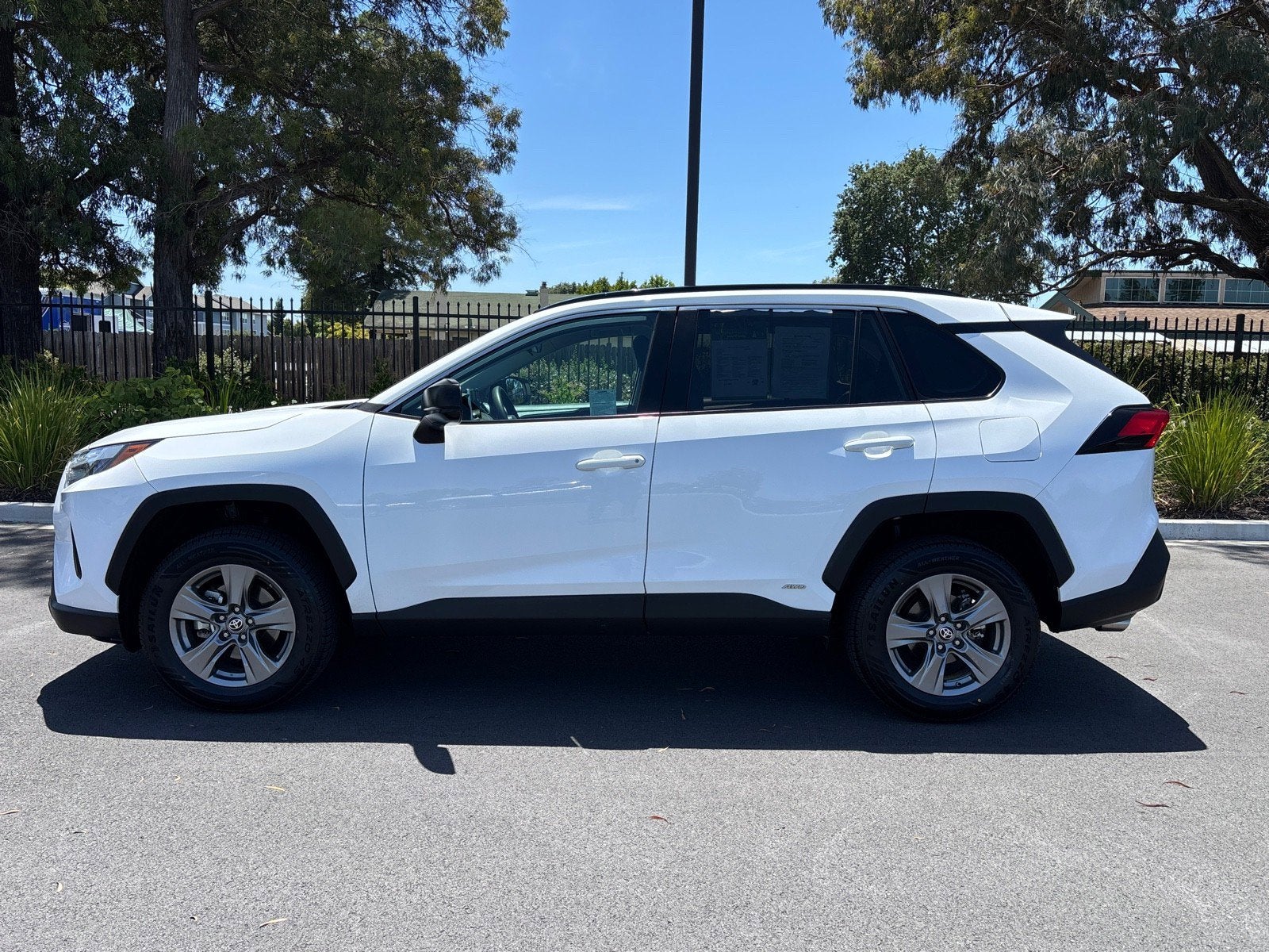 2024 Toyota RAV4 Hybrid LE