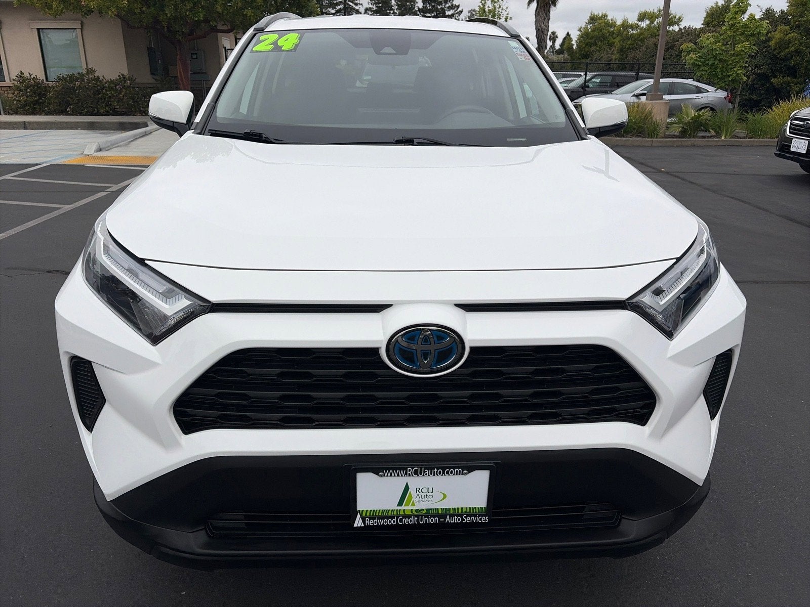 2024 Toyota RAV4 Hybrid LE