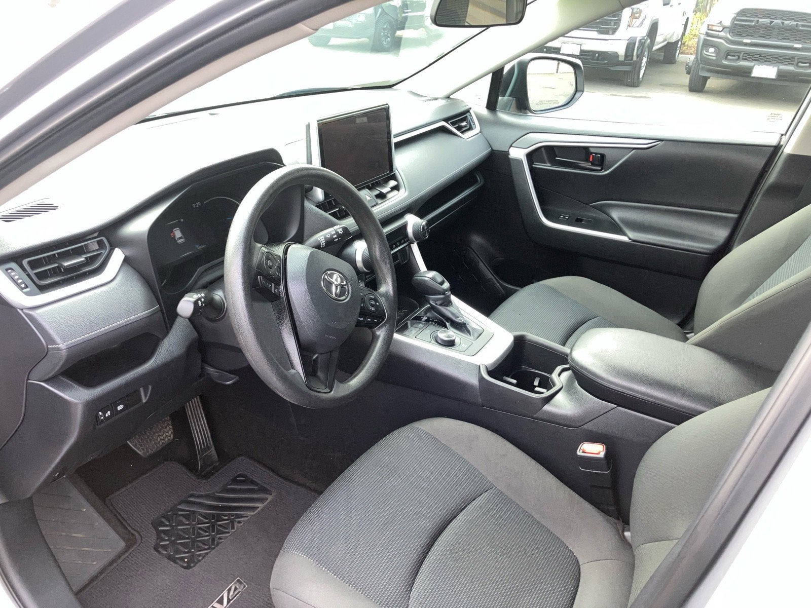 2023 Toyota RAV4 Hybrid LE