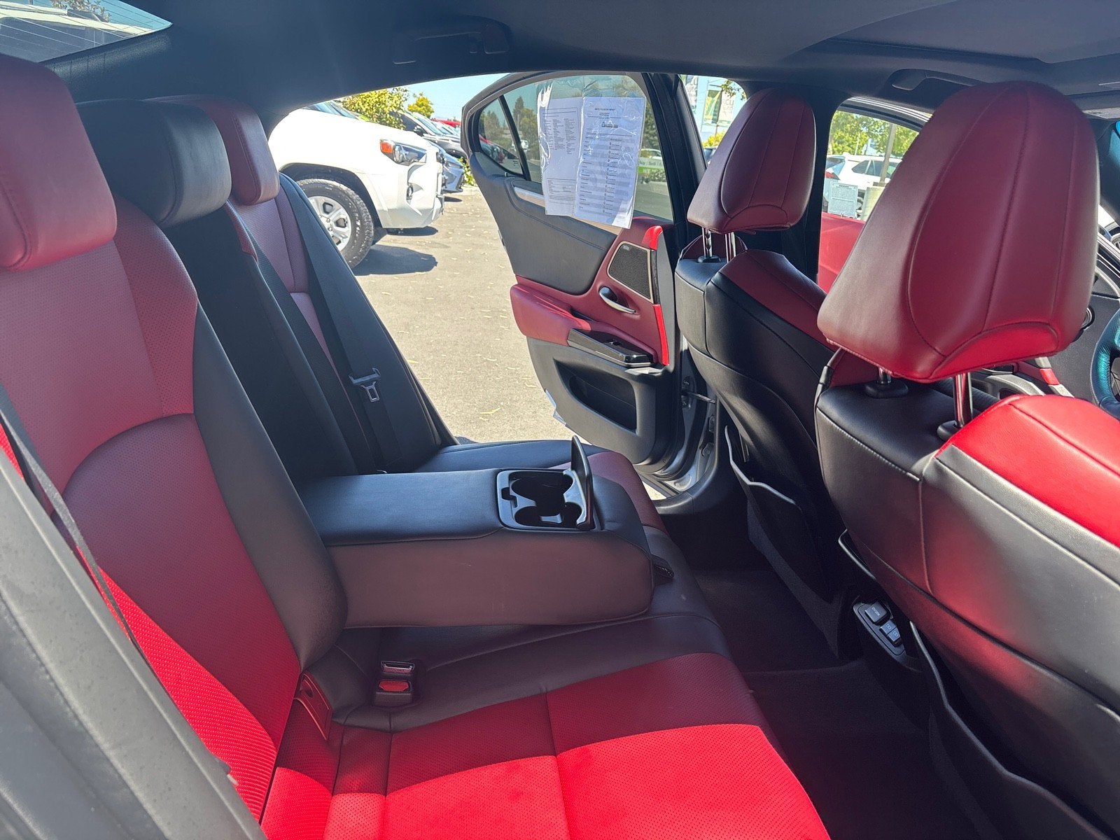 2024 Lexus ES ES 300h F SPORT Handling