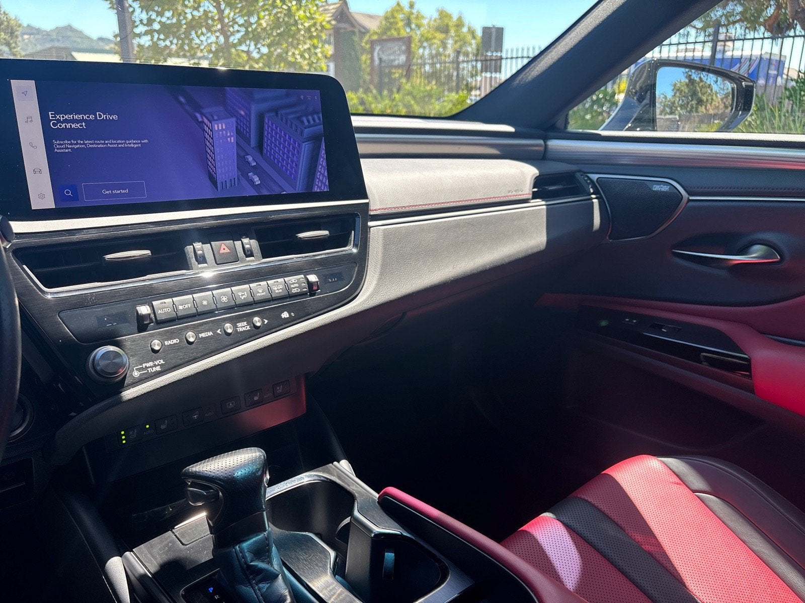 2024 Lexus ES ES 300h F SPORT Handling