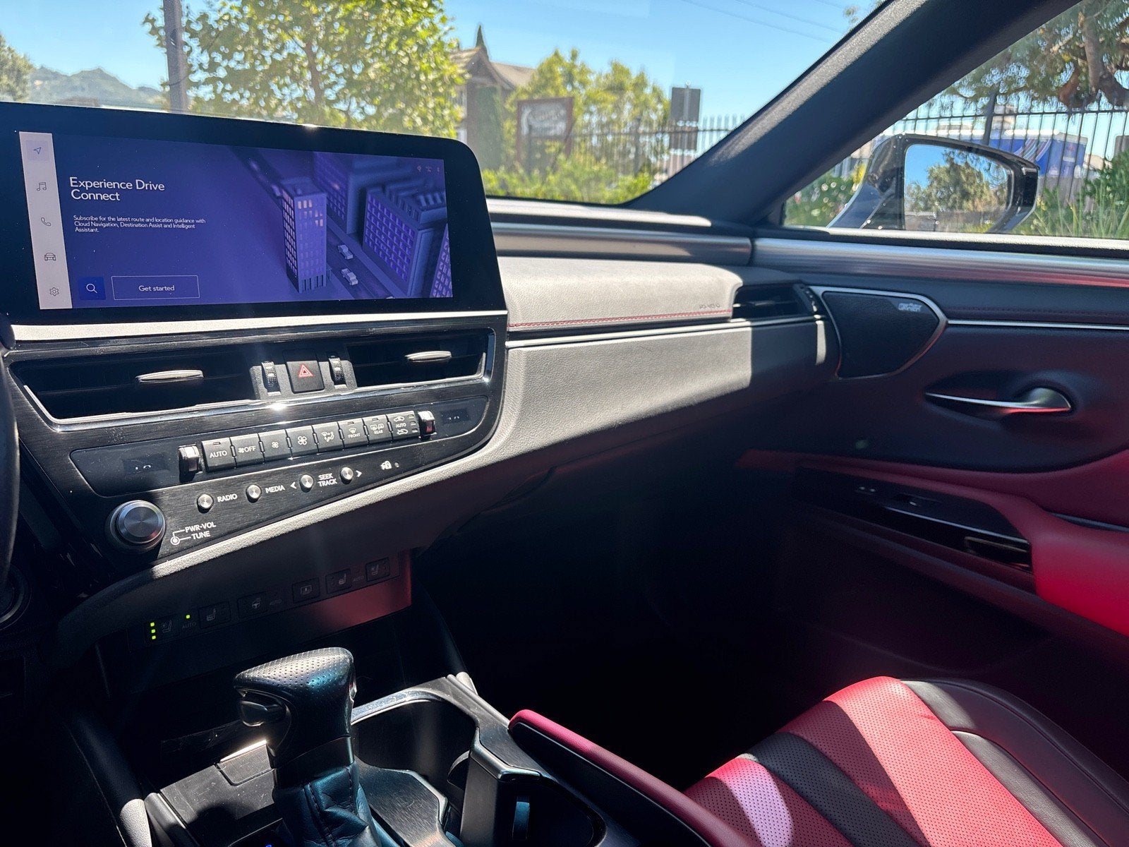 2024 Lexus ES ES 300h F SPORT Handling