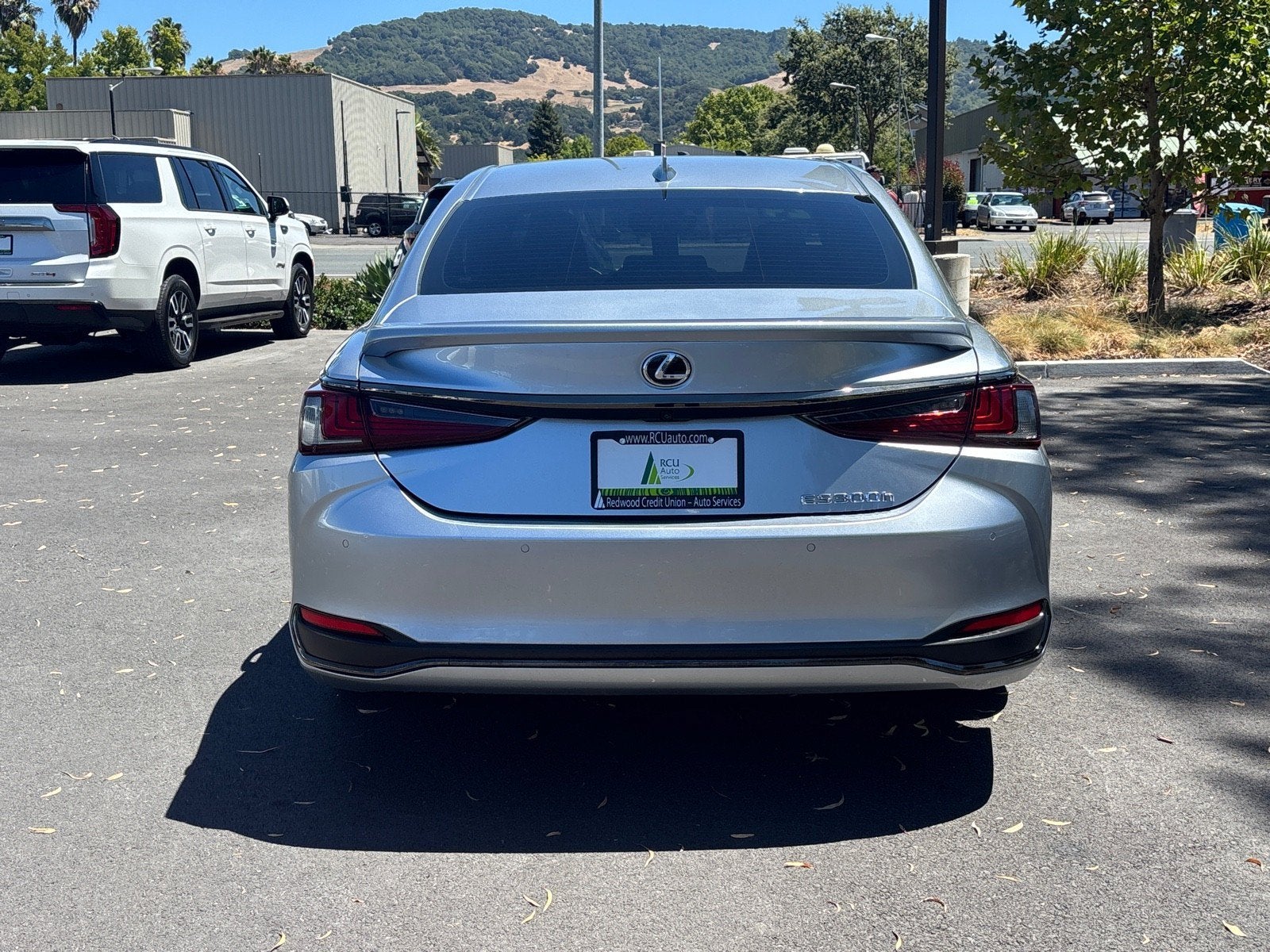 2024 Lexus ES ES 300h F SPORT Handling