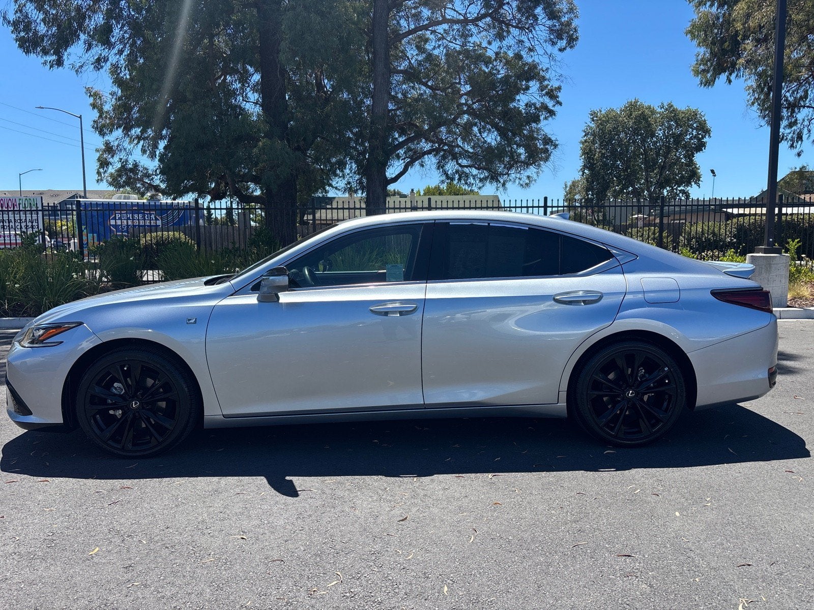 2024 Lexus ES ES 300h F SPORT Handling