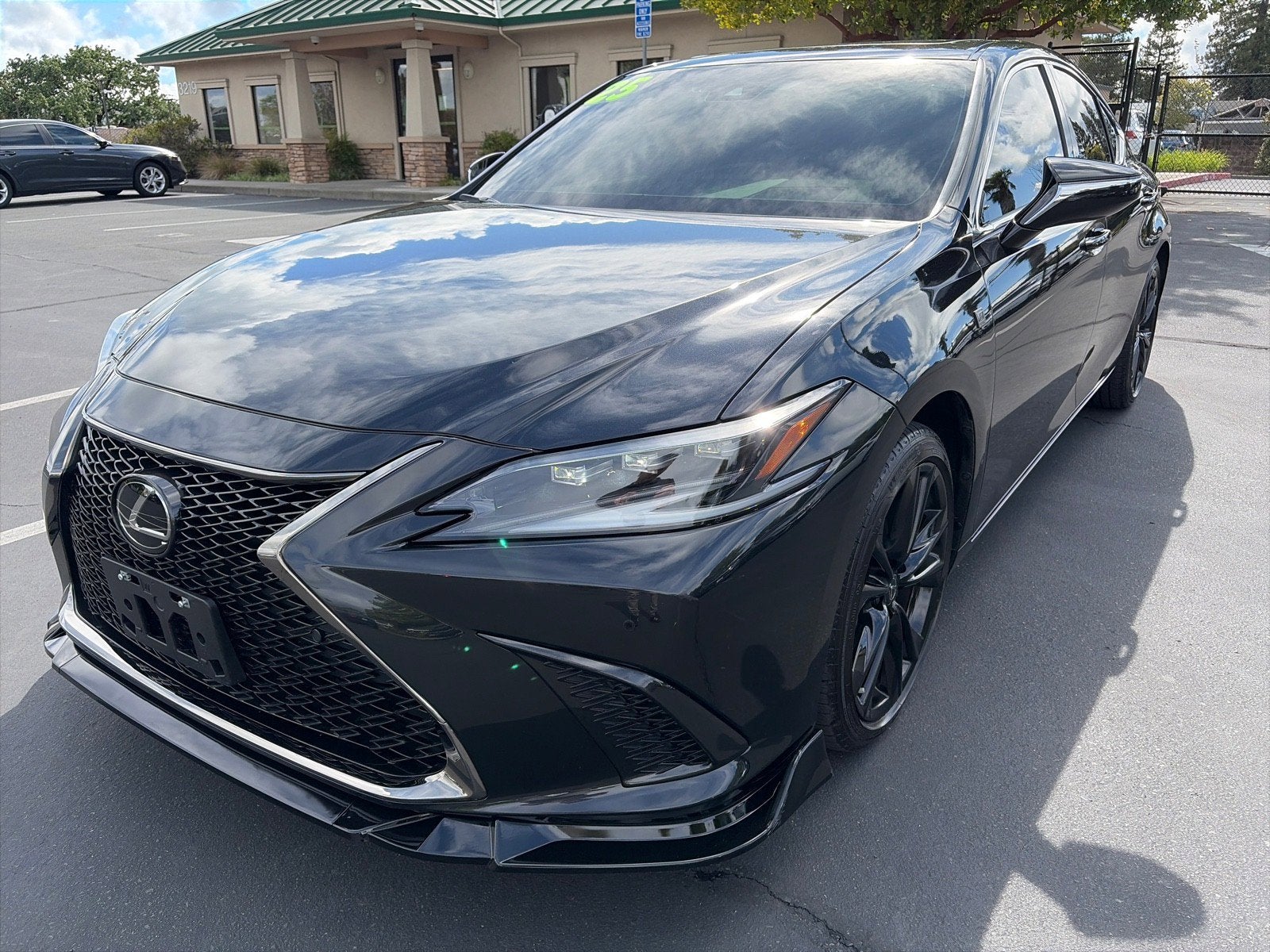 2025 Lexus ES ES 300h F SPORT Design