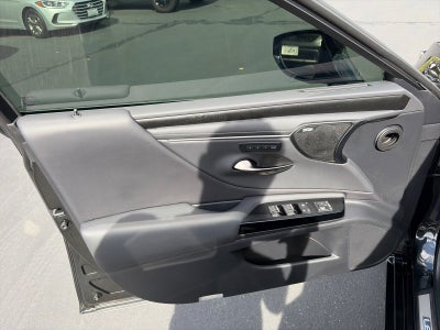 2025 Lexus ES ES 300h F SPORT Design