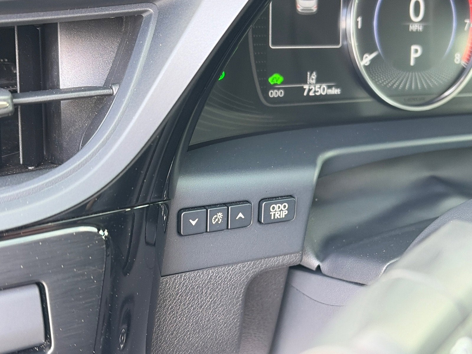 2025 Lexus ES ES 300h F SPORT Design