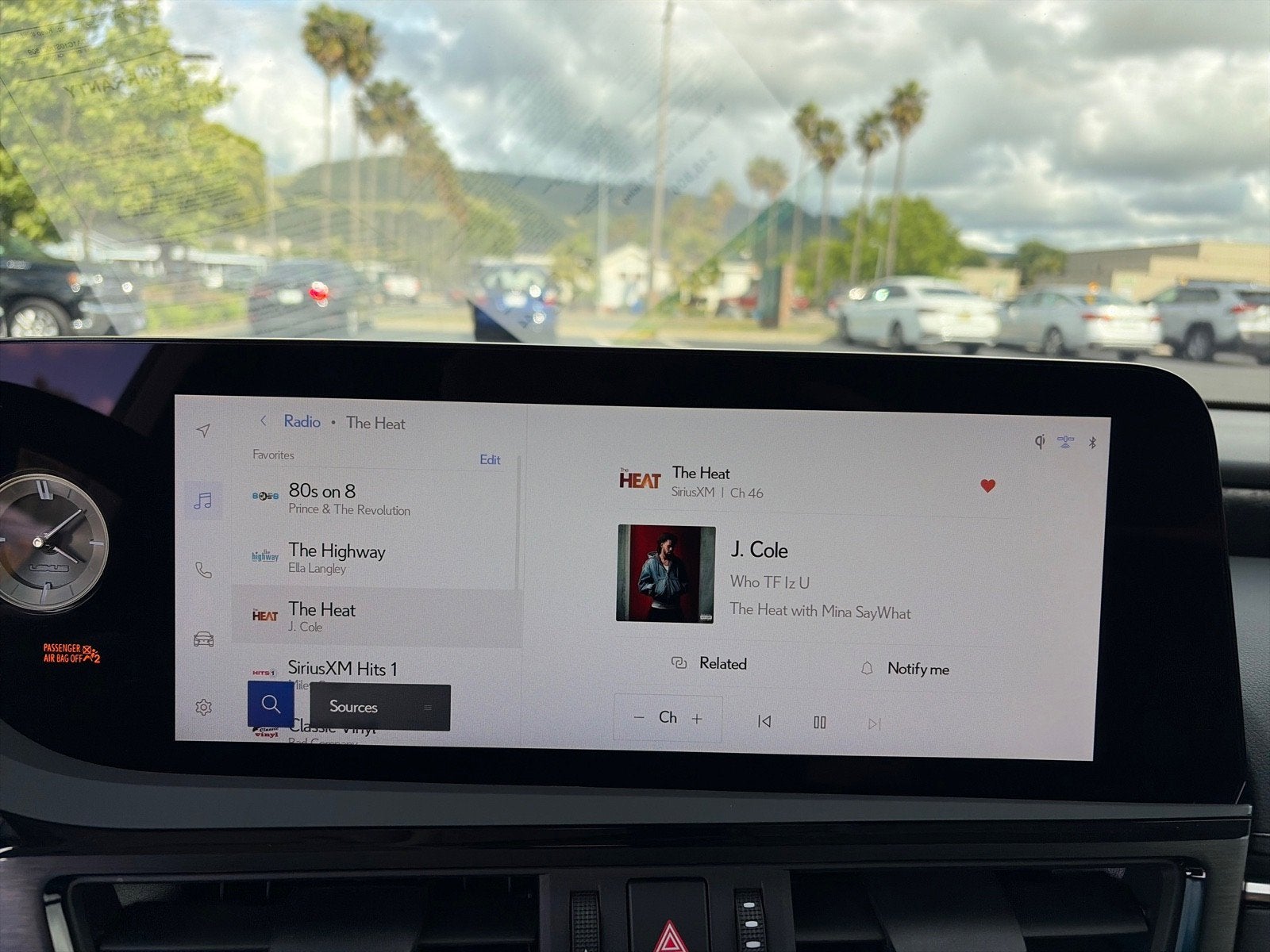 2025 Lexus ES ES 300h F SPORT Design