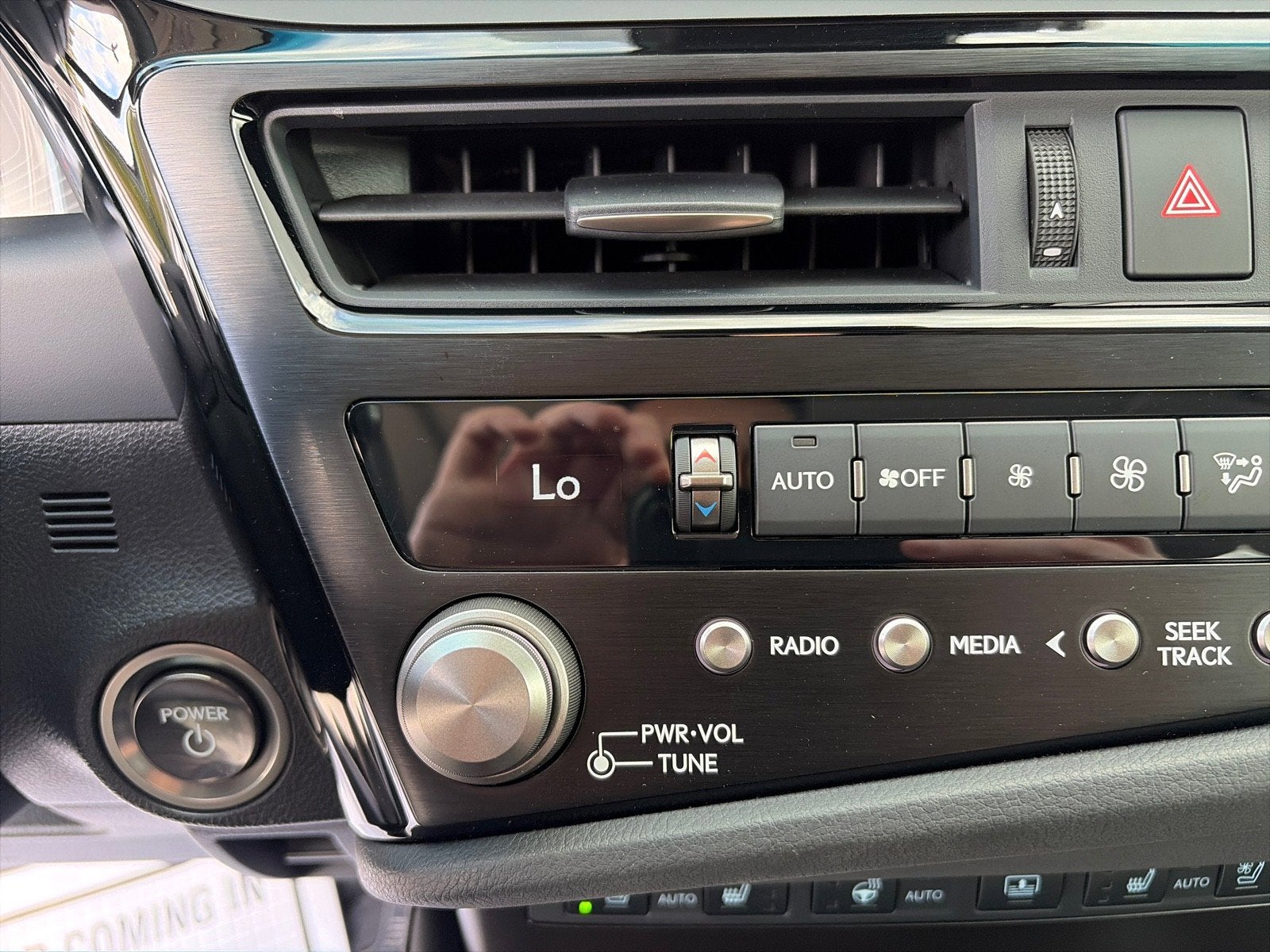 2025 Lexus ES ES 300h F SPORT Design