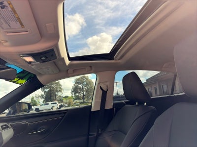 2025 Lexus ES ES 300h F SPORT Design