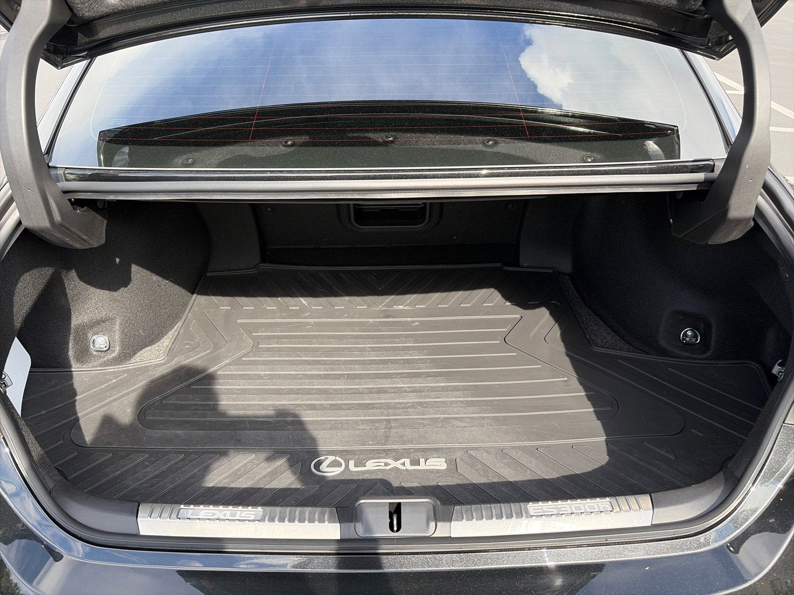 2025 Lexus ES ES 300h F SPORT Design