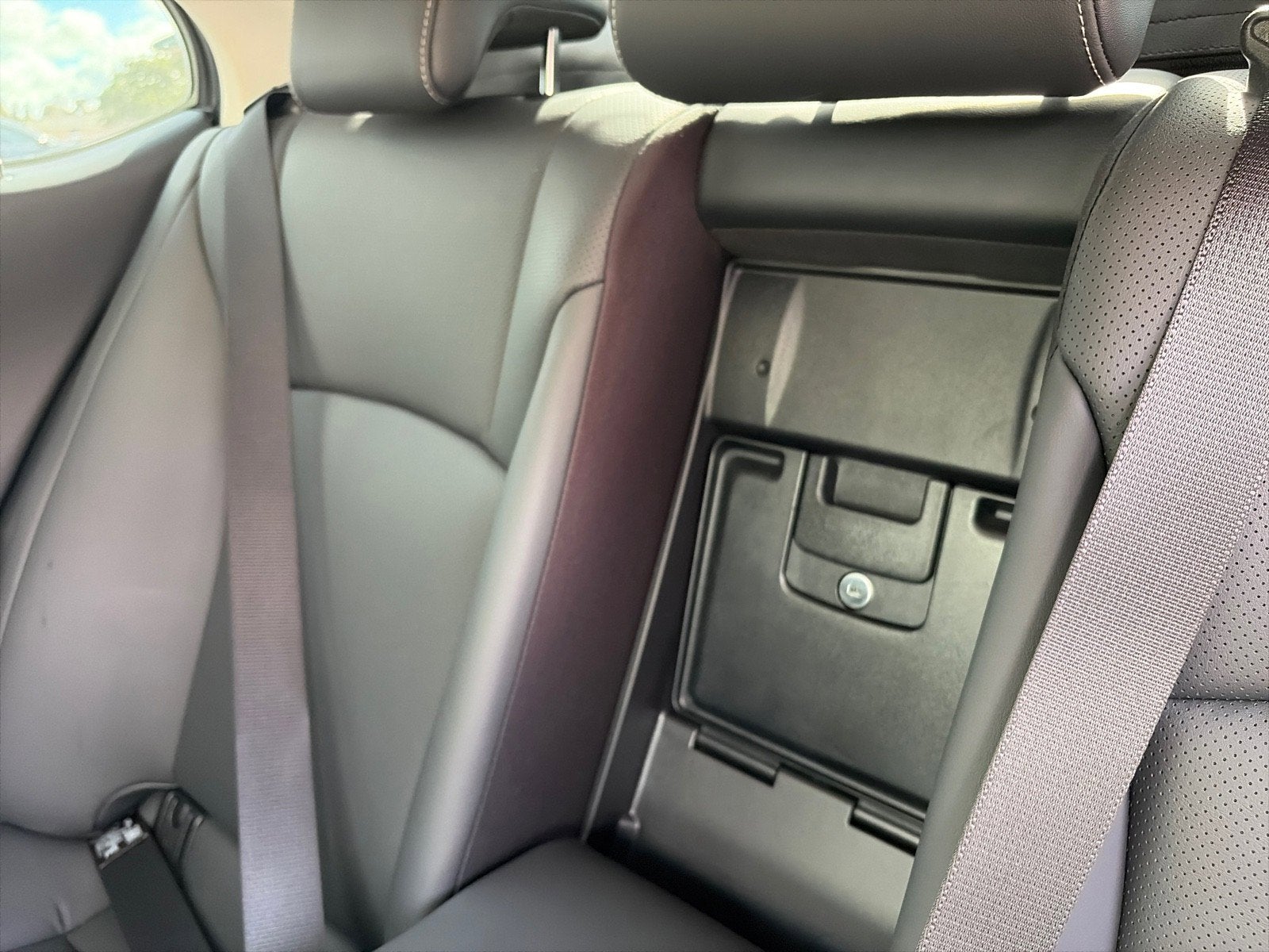 2025 Lexus ES ES 300h F SPORT Design