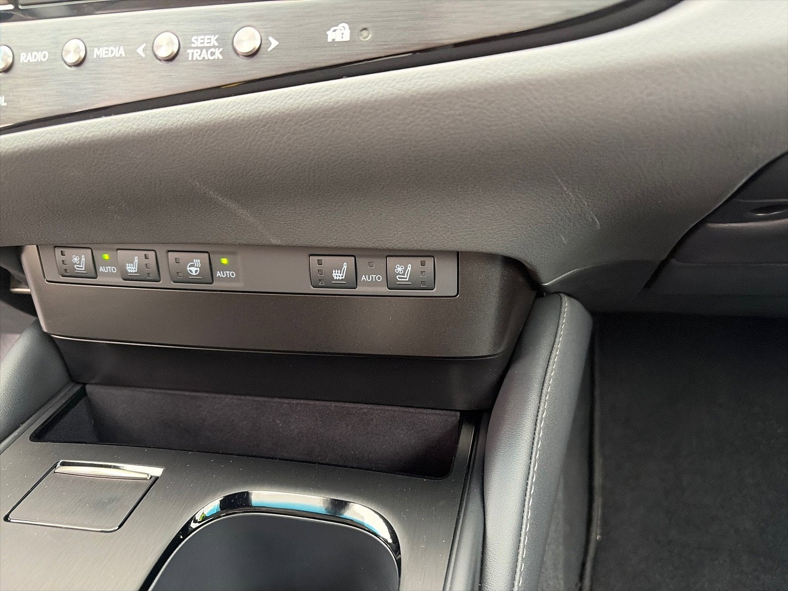 2025 Lexus ES ES 300h