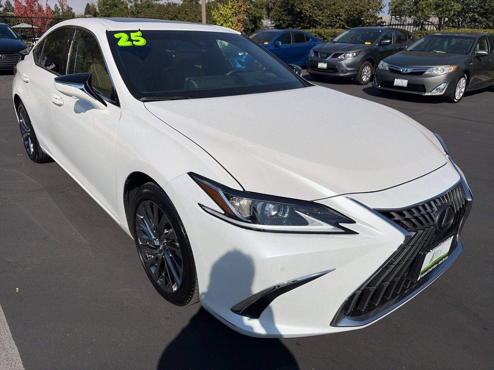 2025 Lexus ES ES 300h Luxury