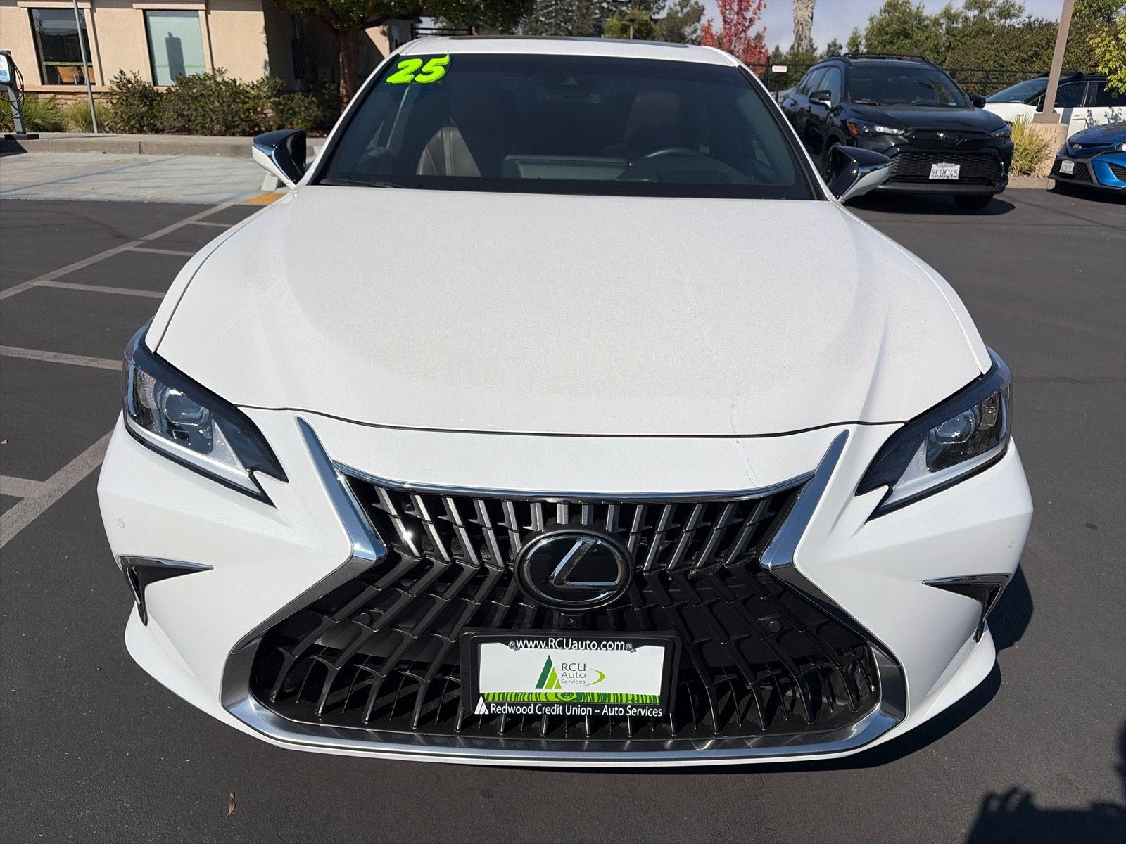 2025 Lexus ES ES 300h Luxury