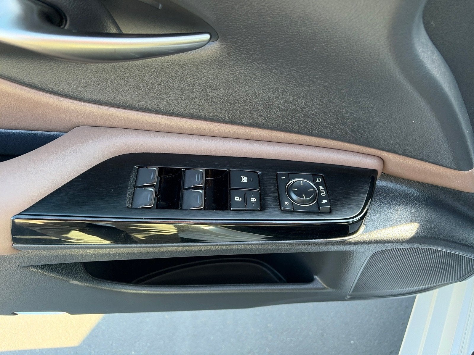 2025 Lexus ES ES 300h Luxury