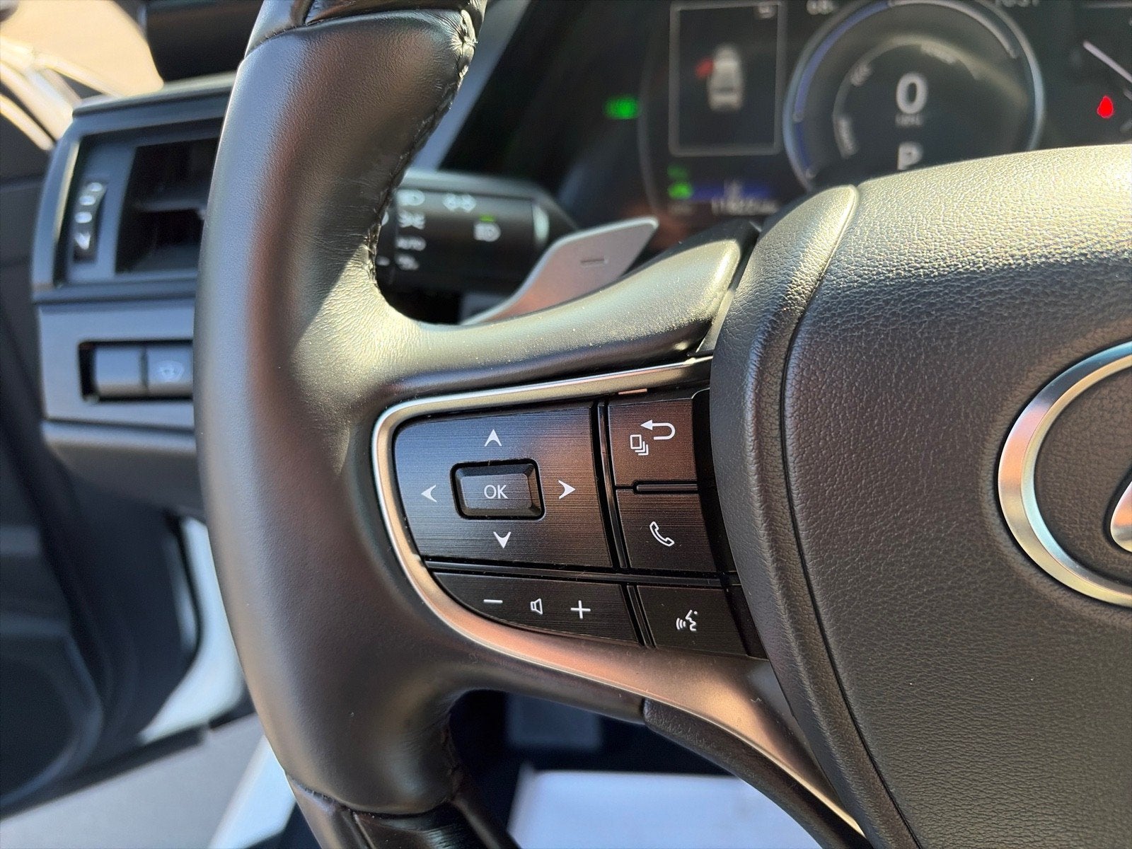 2025 Lexus ES ES 300h Luxury