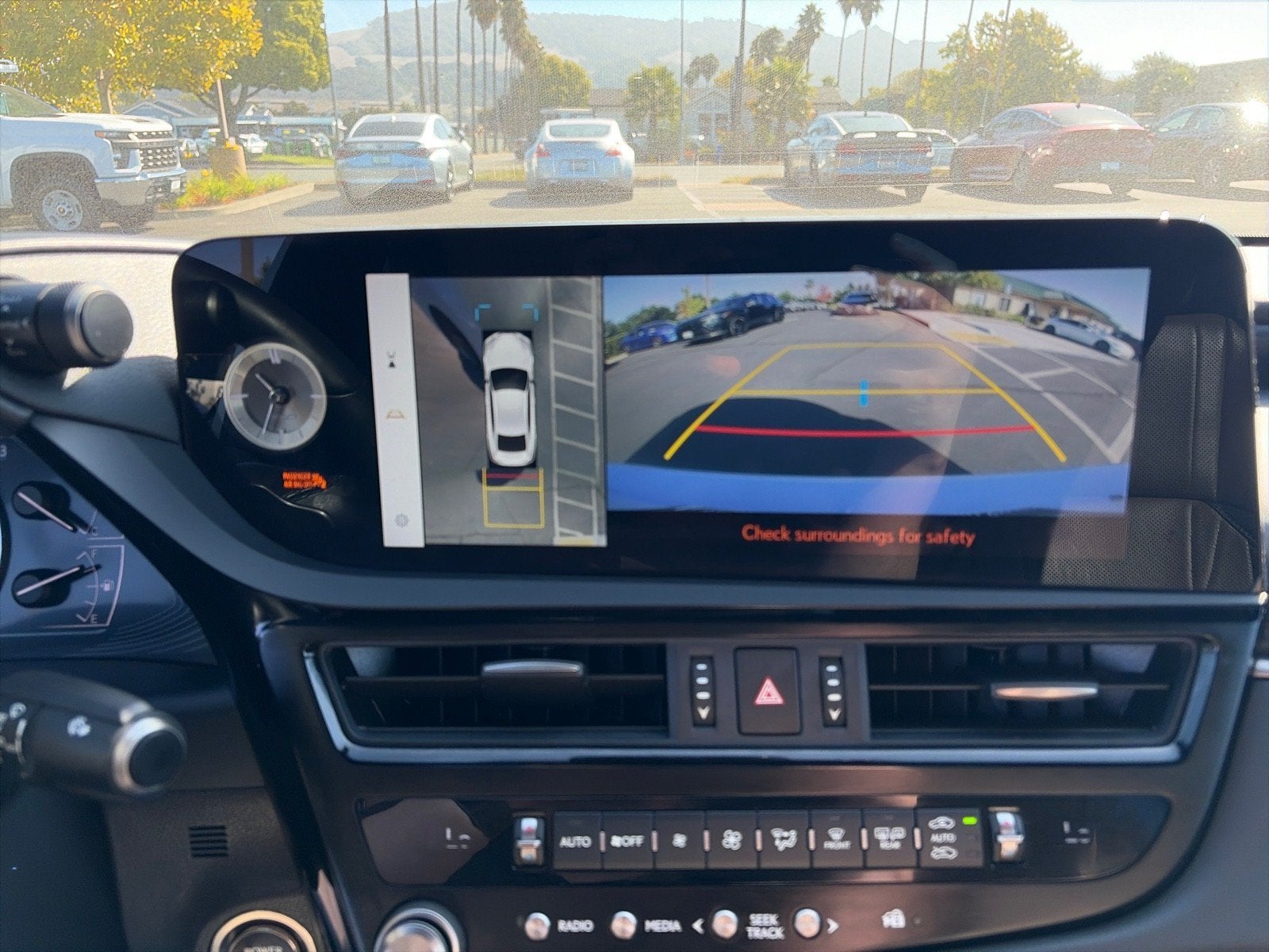 2025 Lexus ES ES 300h Luxury