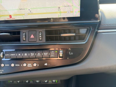 2025 Lexus ES ES 300h Luxury