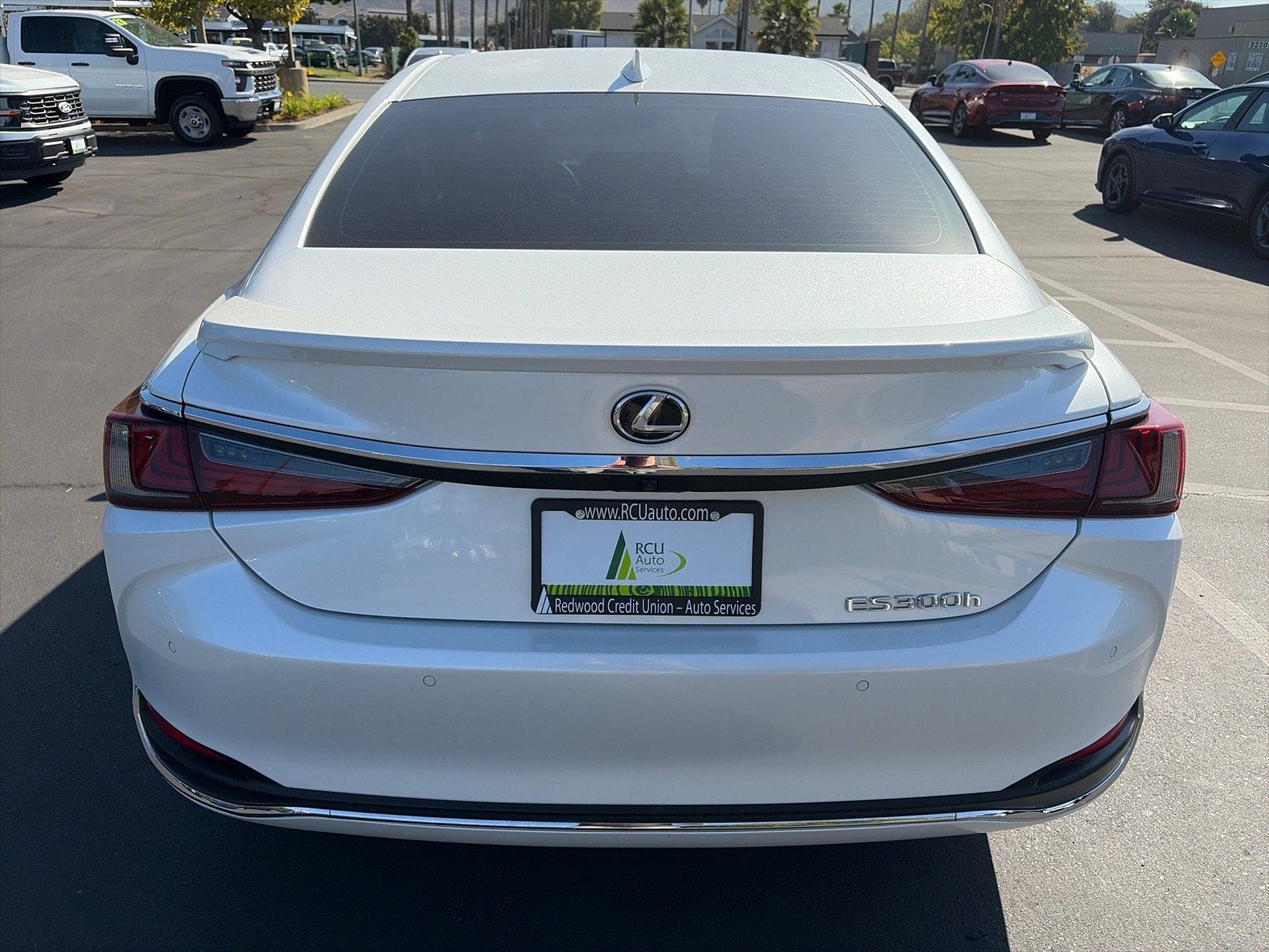 2025 Lexus ES ES 300h Luxury