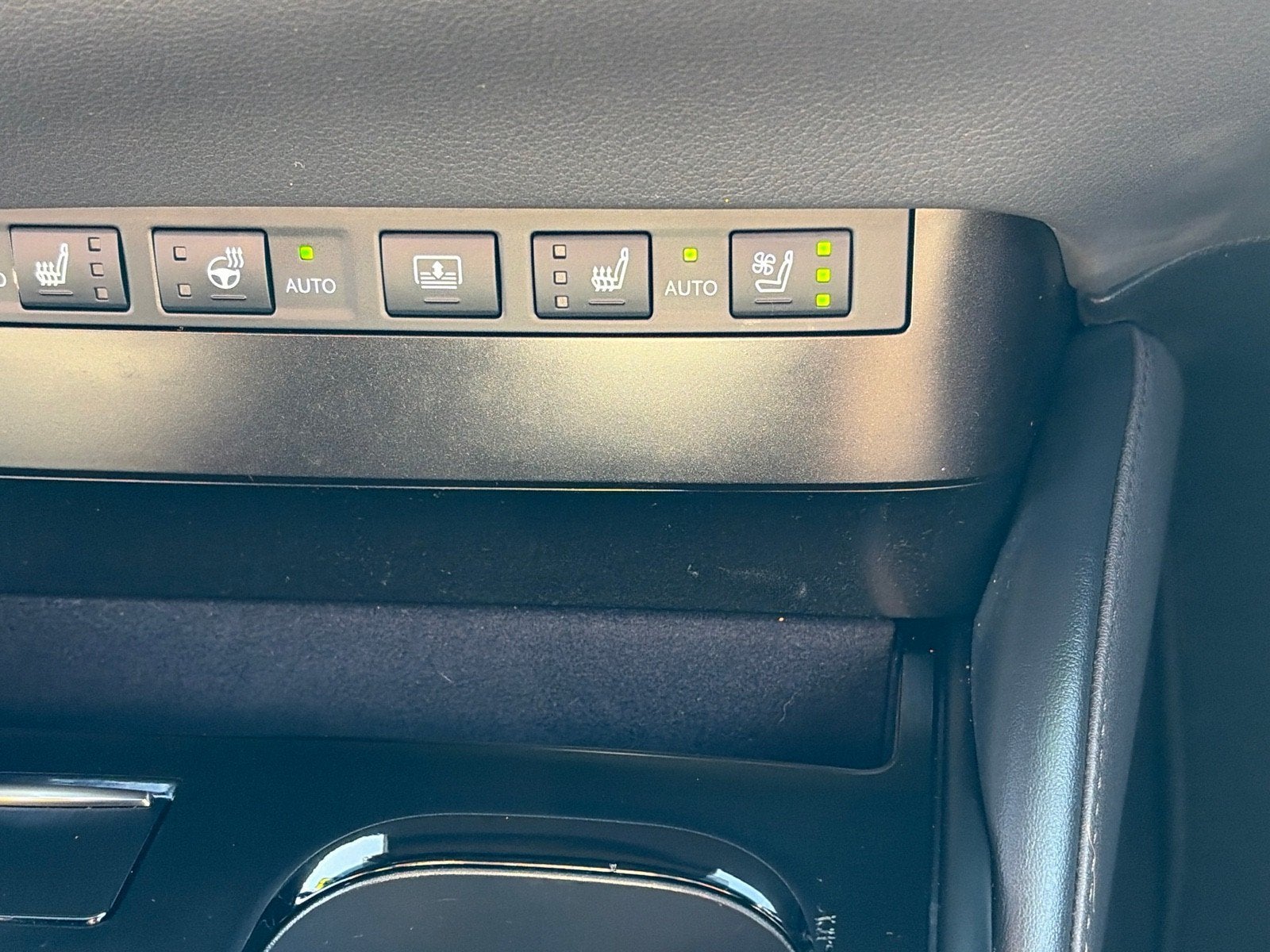 2025 Lexus ES ES 300h Luxury