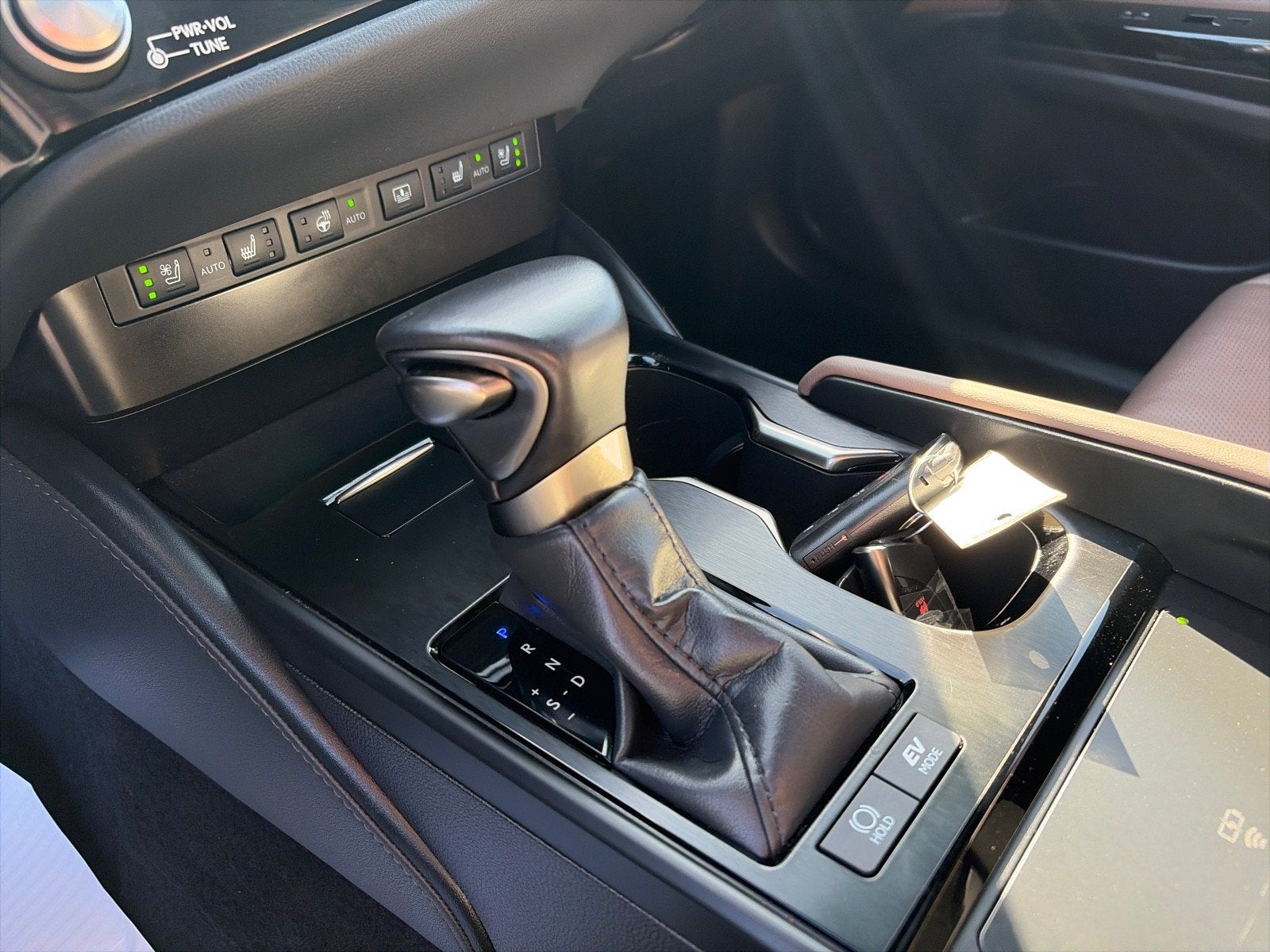 2025 Lexus ES ES 300h Luxury
