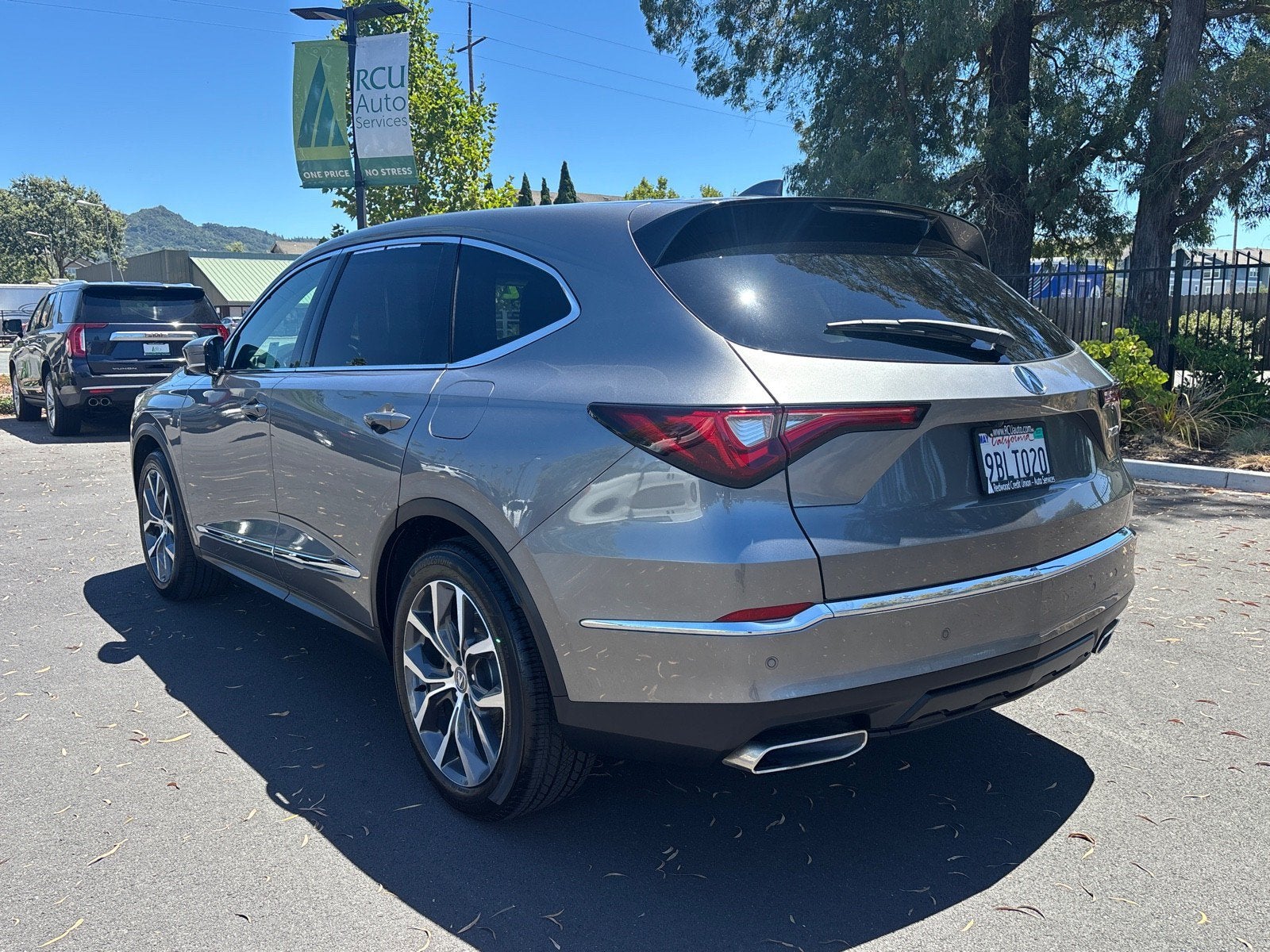 2022 Acura MDX w/Technology Package