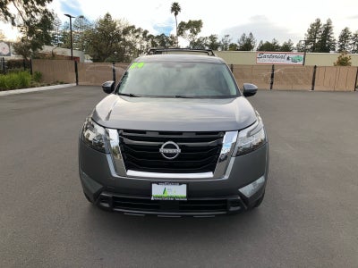 2024 Nissan Pathfinder SV