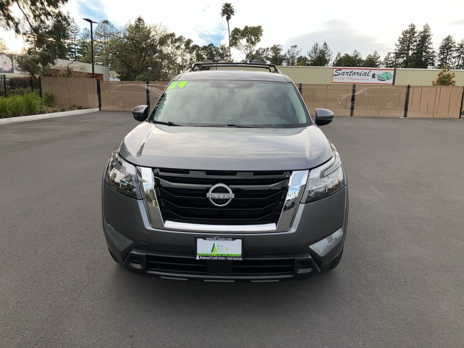 2024 Nissan Pathfinder SV