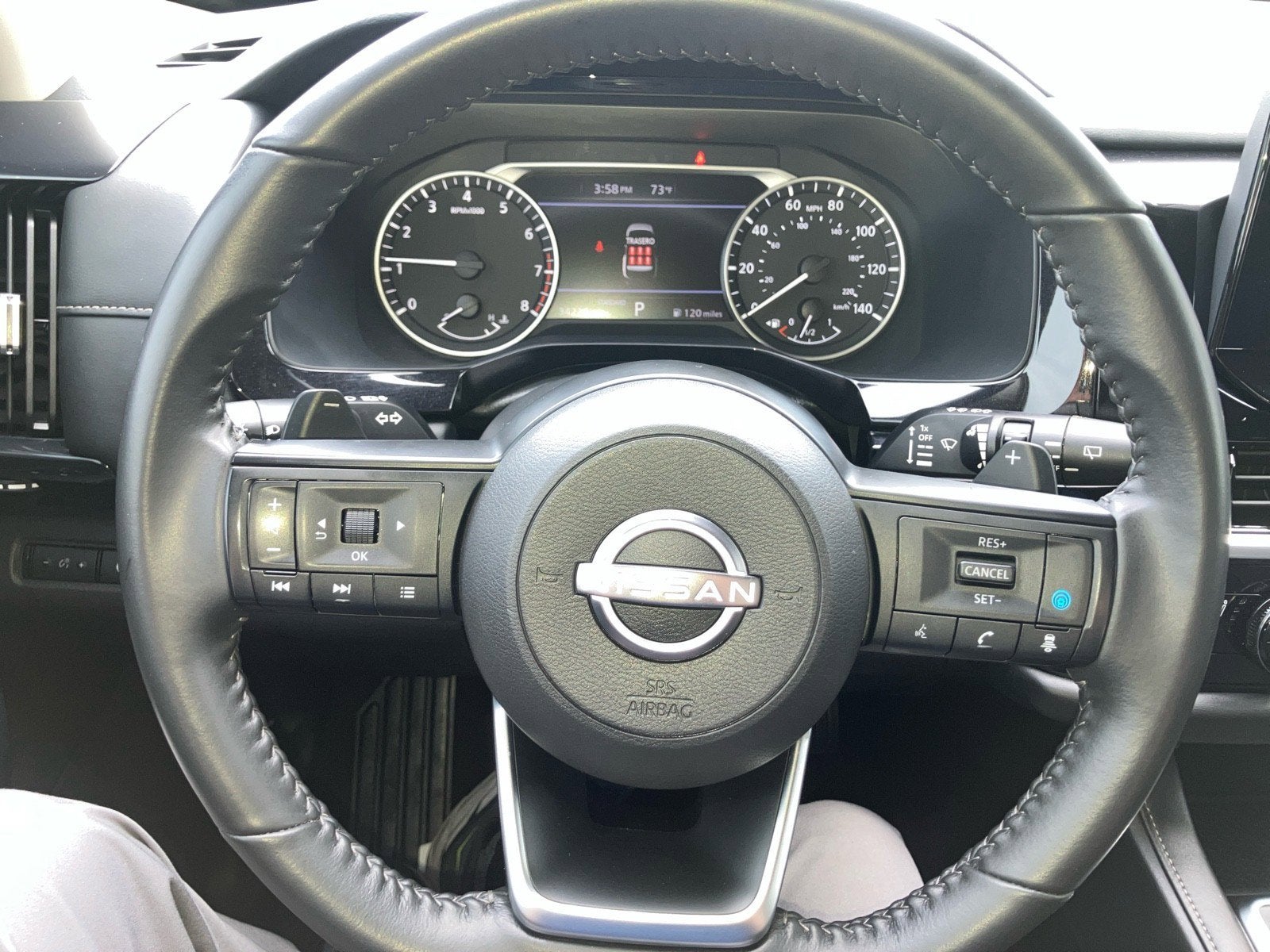 2024 Nissan Pathfinder SV