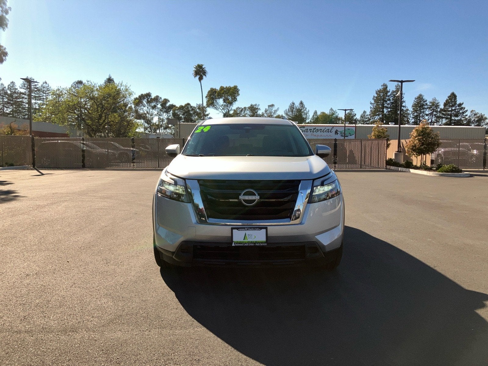 2024 Nissan Pathfinder SV