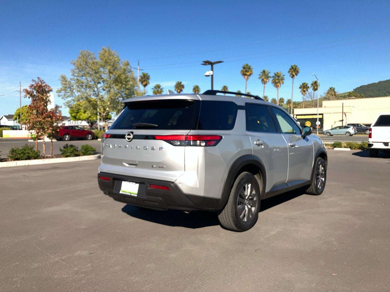 2024 Nissan Pathfinder SV