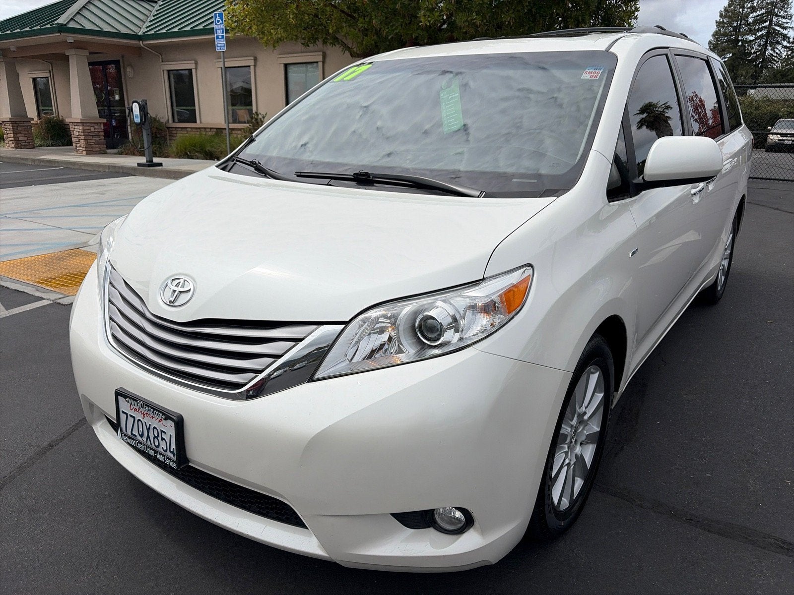 2017 Toyota Sienna XLE Premium