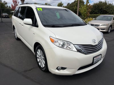 2017 Toyota Sienna XLE Premium
