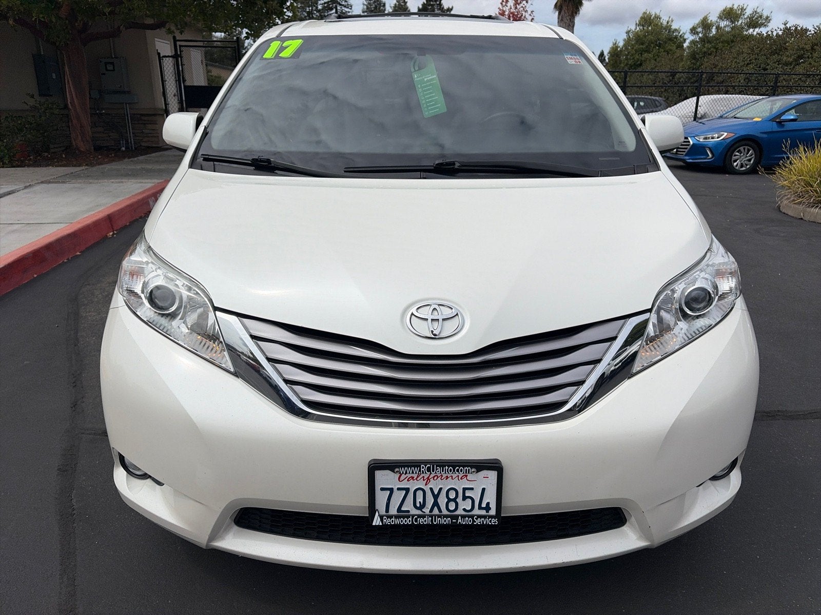 2017 Toyota Sienna XLE Premium