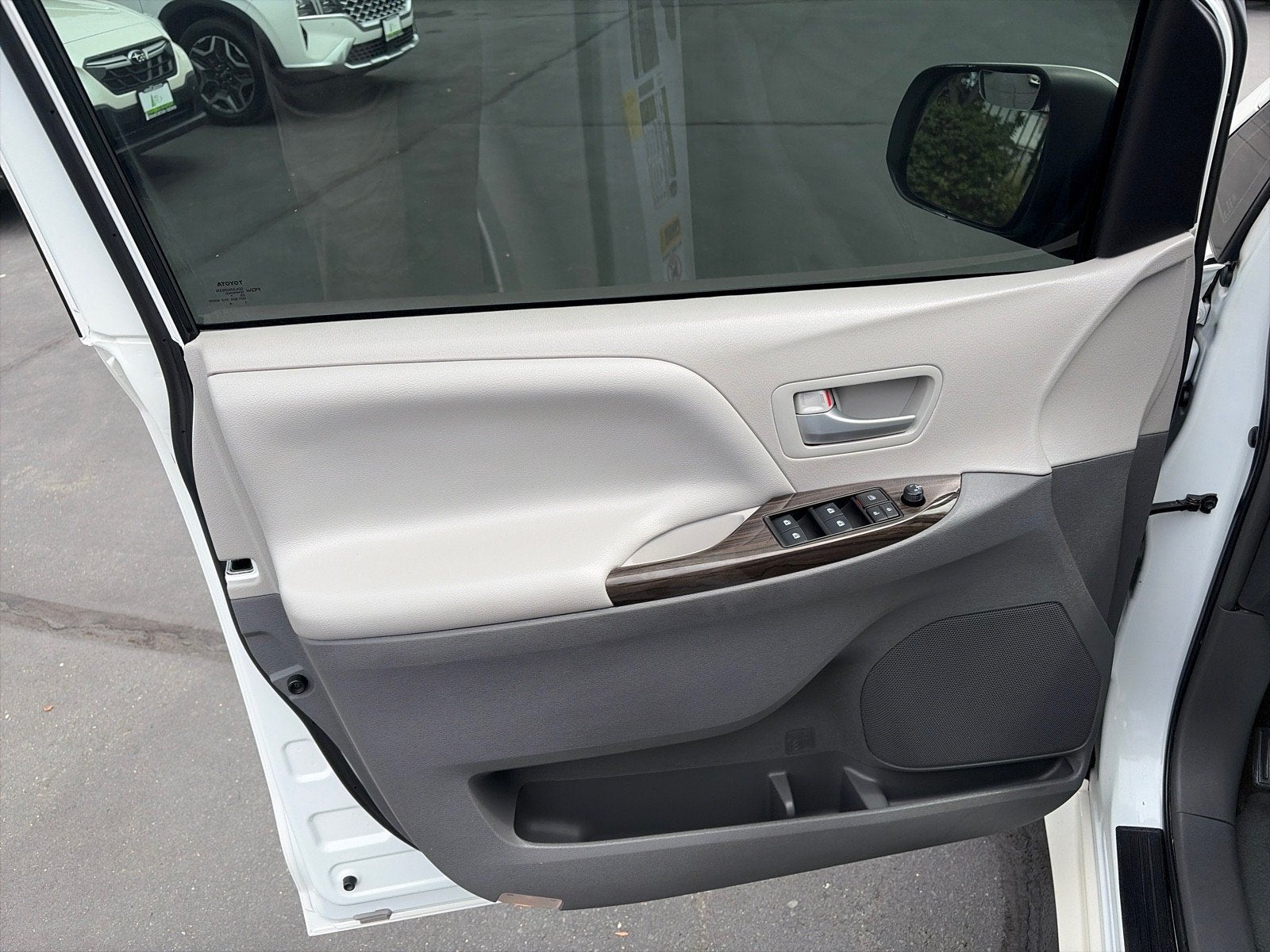 2017 Toyota Sienna XLE Premium