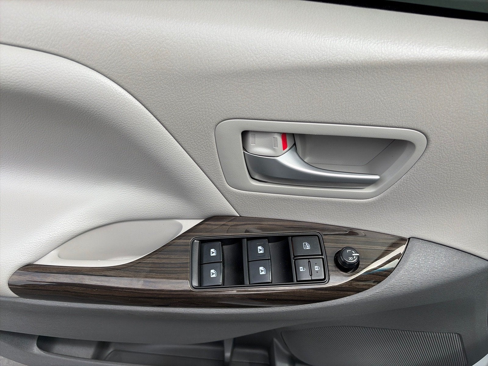 2017 Toyota Sienna XLE Premium