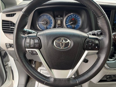 2017 Toyota Sienna XLE Premium