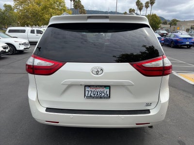 2017 Toyota Sienna XLE Premium