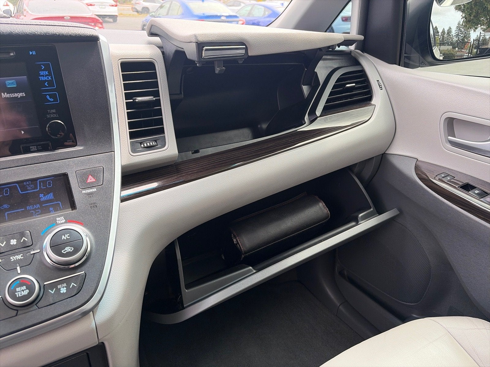2017 Toyota Sienna XLE Premium