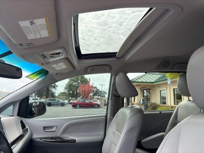 2017 Toyota Sienna XLE Premium