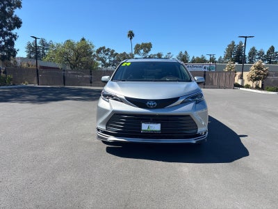 2024 Toyota Sienna Platinum